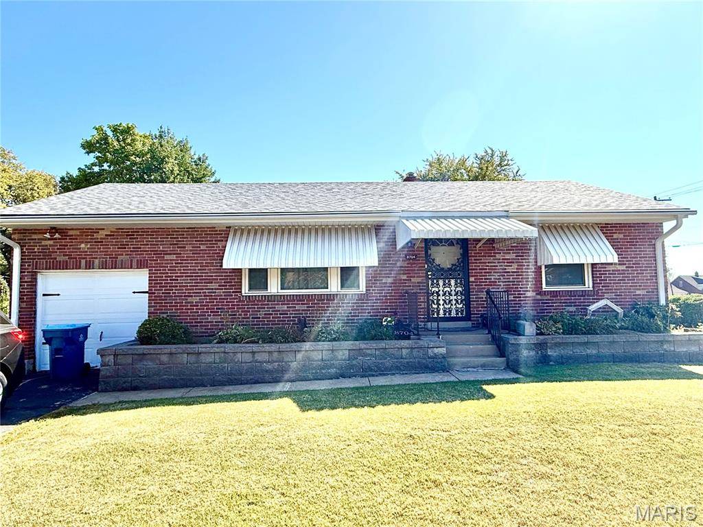 8704 Agate CT, St Louis, MO 63136
