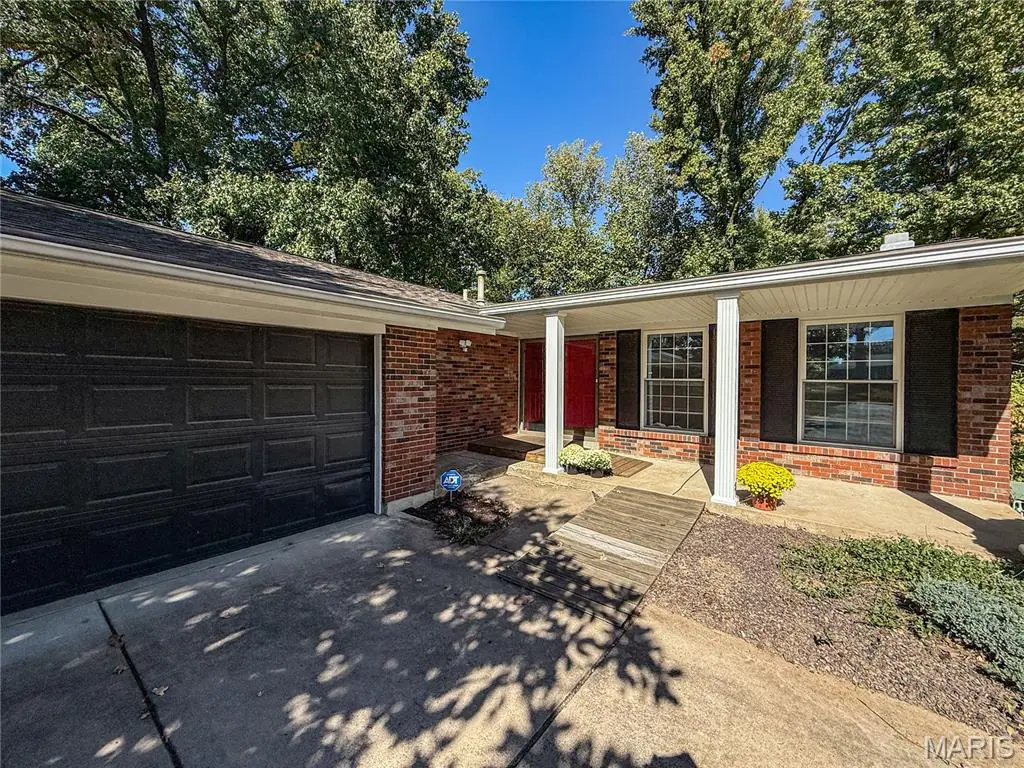 1333 Sherbrooke RD, St Charles, MO 63303