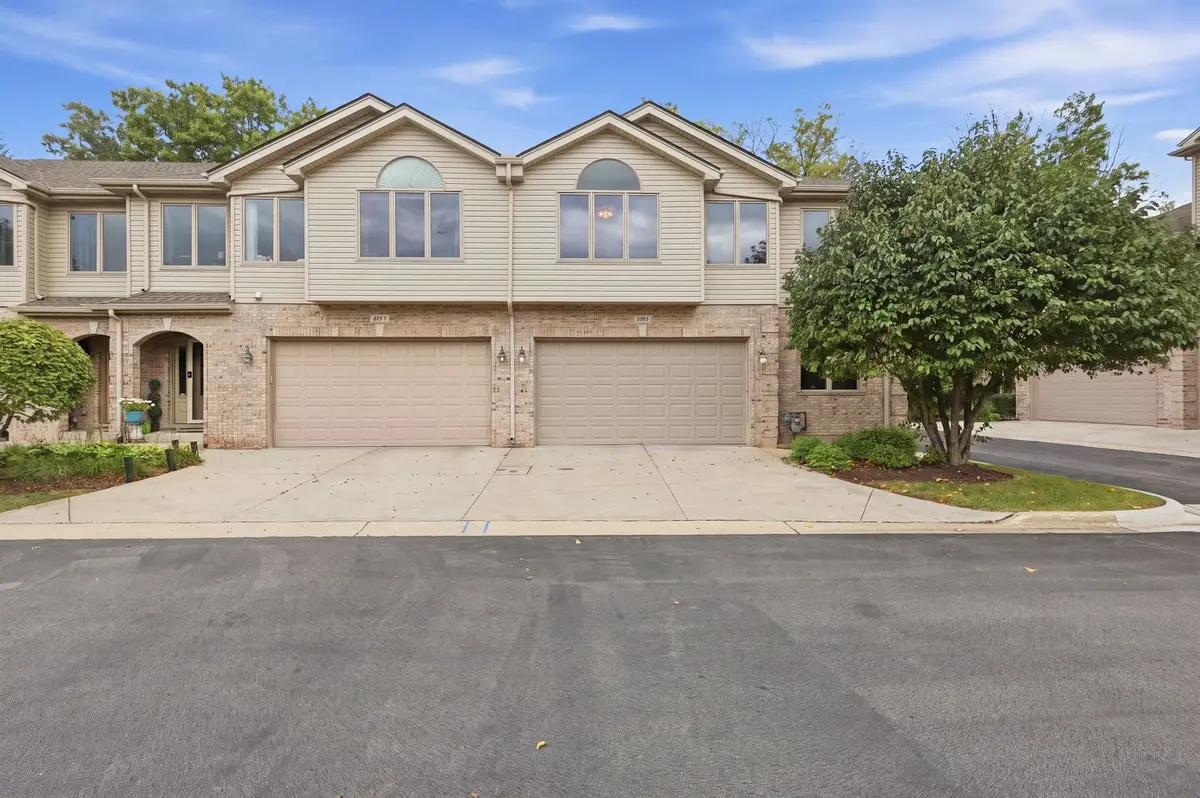 691 E Nerge RD, Roselle, IL 60172