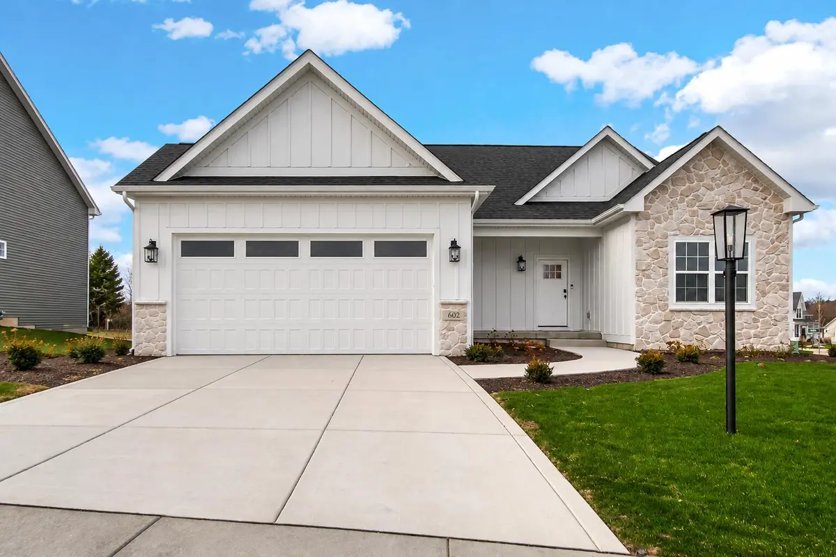 493 Magnolia LN, Chesterton, IN 46304