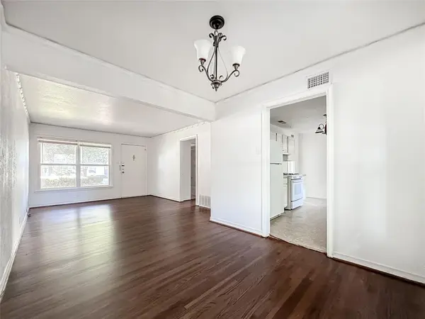 3226 San Medina Avenue, Dallas, TX 75228