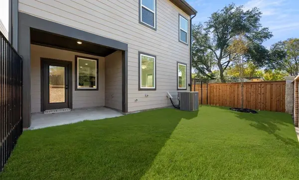 2509 Lost Maples Lane, Dallas, TX 75228
