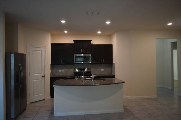 299 Shale CIR, Buda, TX 78610