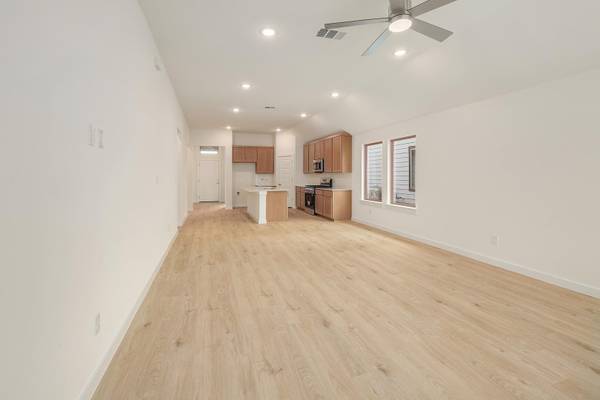 206 Melrose ST, Hutto, TX 78634