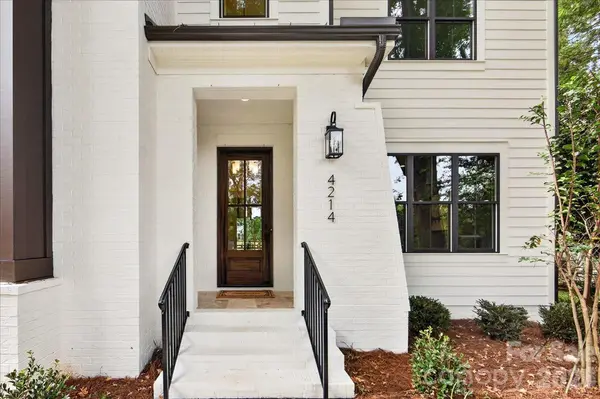 4214 Waterbury DR, Charlotte, NC 28209