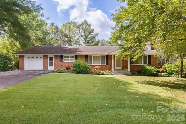1450 Howard Gap RD, Hendersonville, NC 28792