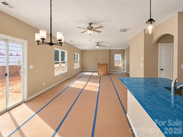 8925 Sawyer Run CT, Charlotte, NC 28215