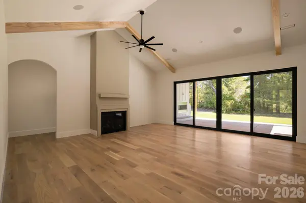 22 Willowbrook RD, Asheville, NC 28805