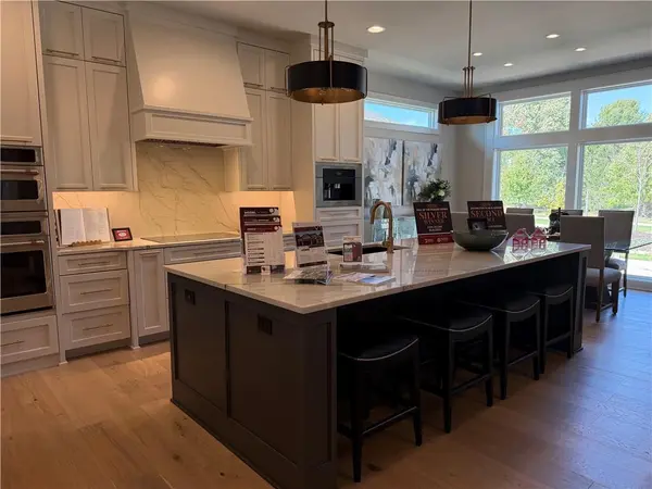 3248 W 133rd TER, Leawood, KS 66209