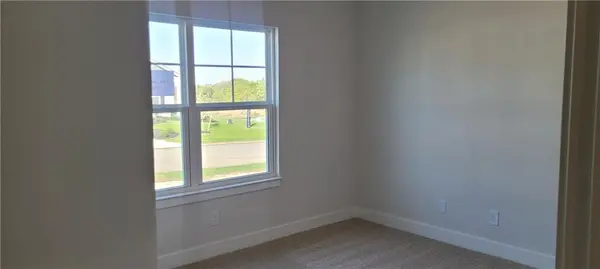 36425 W 102nd PL, De Soto, KS 66018