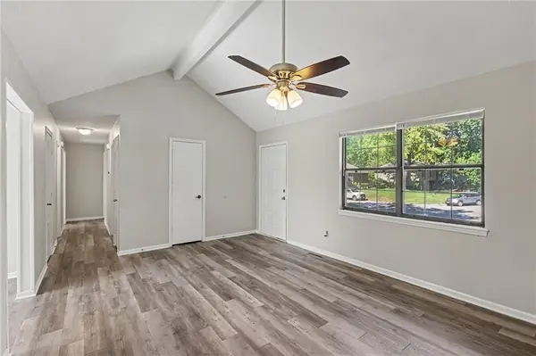 3804 NE Woods CT, Lee's Summit, MO 64064