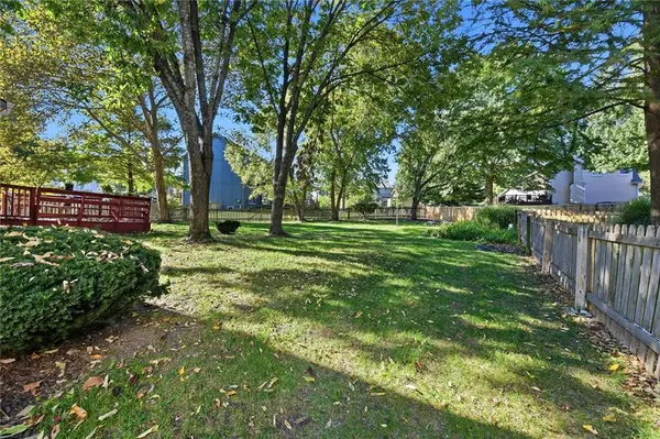 12818 Bond ST, Overland Park, KS 66213