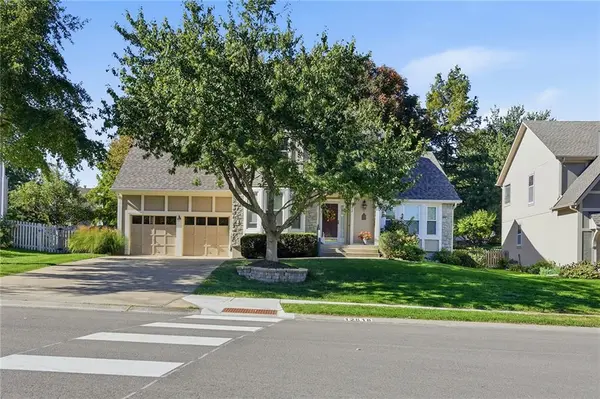 12818 Bond ST, Overland Park, KS 66213
