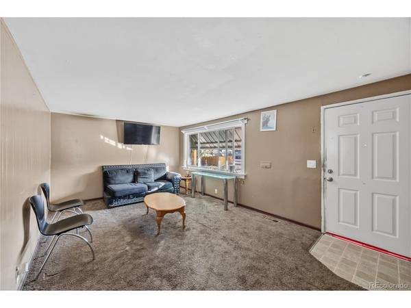 1000 Perry, Denver, CO 80204