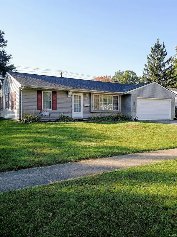 1822 Renfrew DR, South Bend, IN 46614