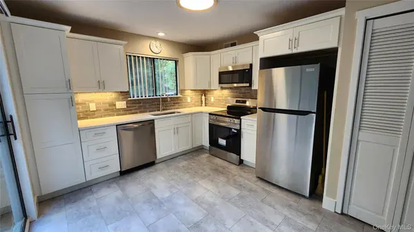 578 Heritage HLS #D, Somers, NY 10589