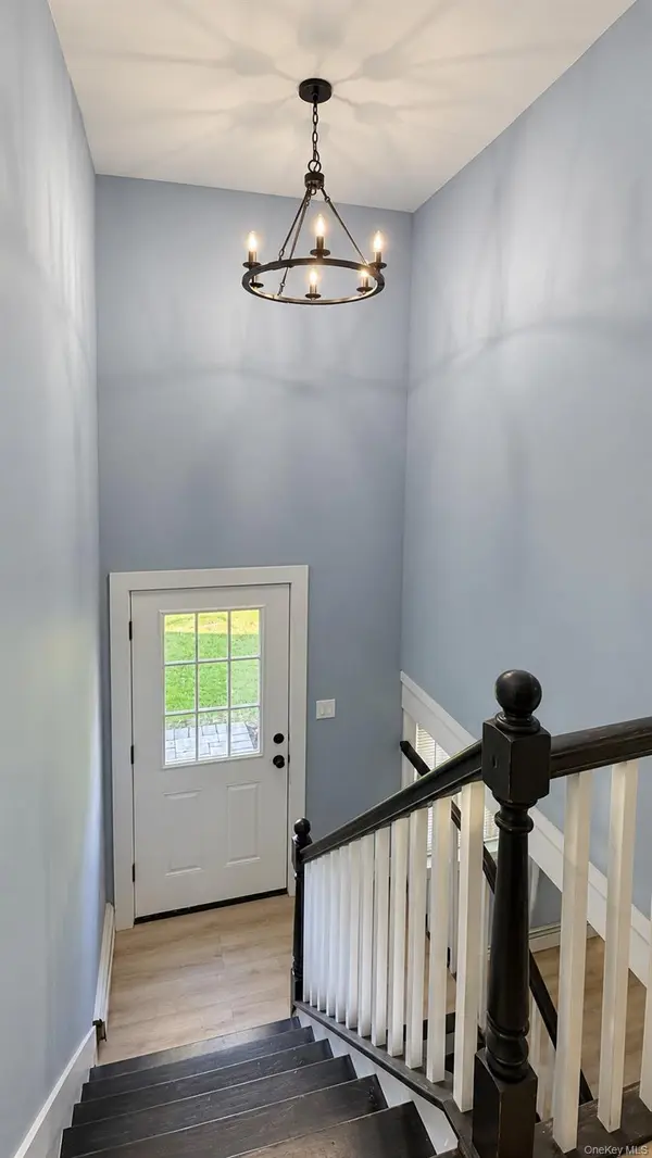 81 University Heights DR, Stony Brook, NY 11790