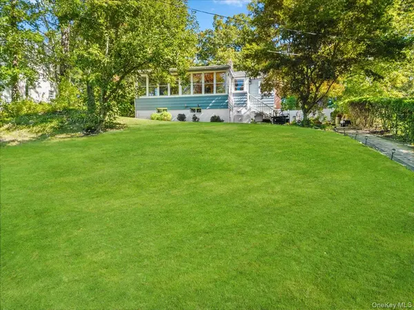 30 Maple RD, Lake Peekskill, NY 10537