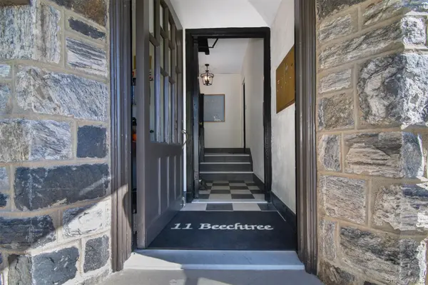 11 Beechtree LN #1A, Bronxville, NY 10708