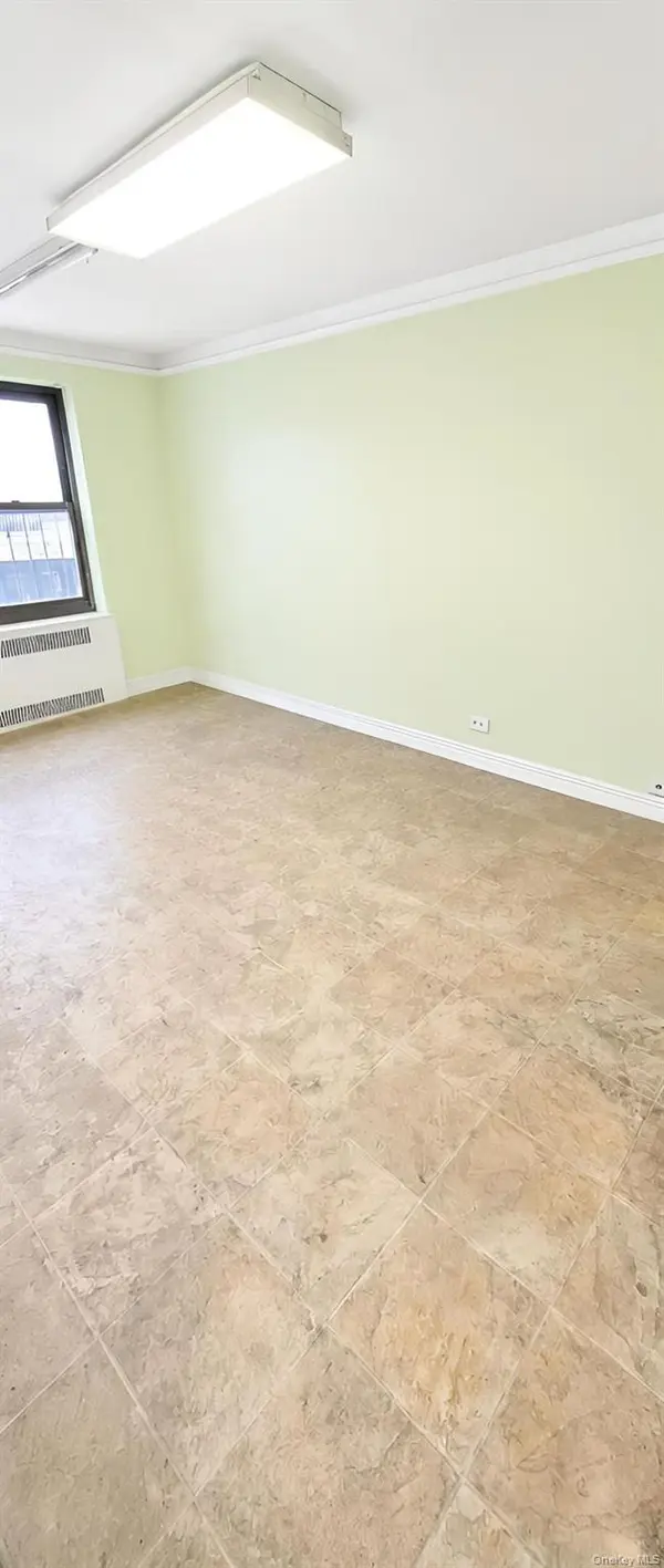 860 Grand Concourse #2R, Bronx, NY 10451