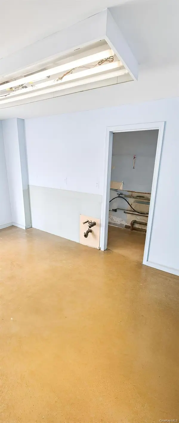860 Grand Concourse #2R, Bronx, NY 10451