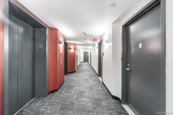10 Stewart PL #9CE, White Plains, NY 10603