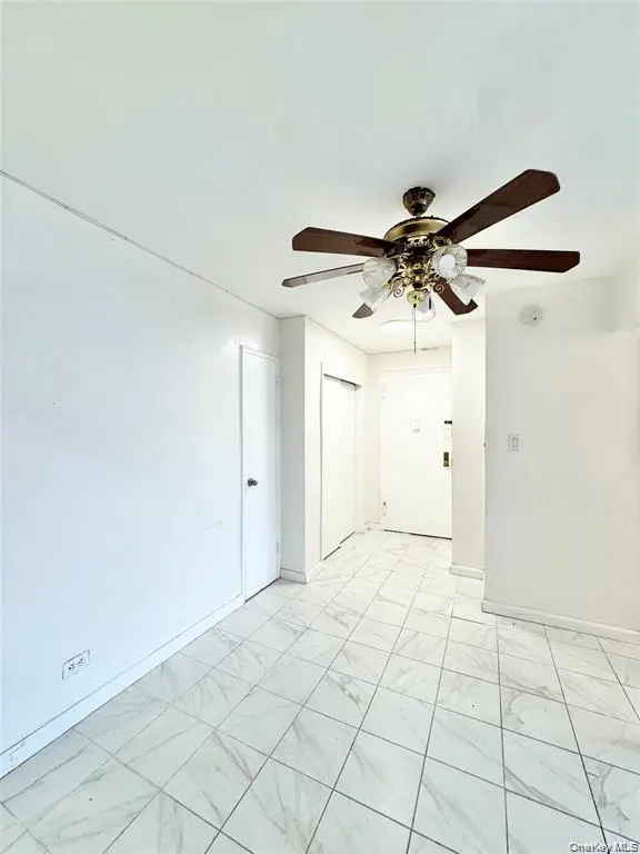 83-25 Vietor AVE #5C, Elmhurst, NY 11373