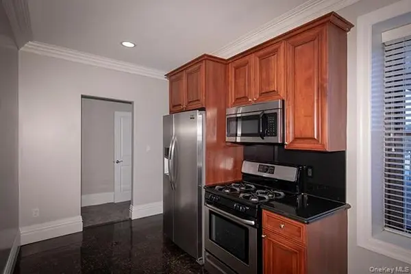 97 Cedarhurst AVE #2Q, Cedarhurst, NY 11516