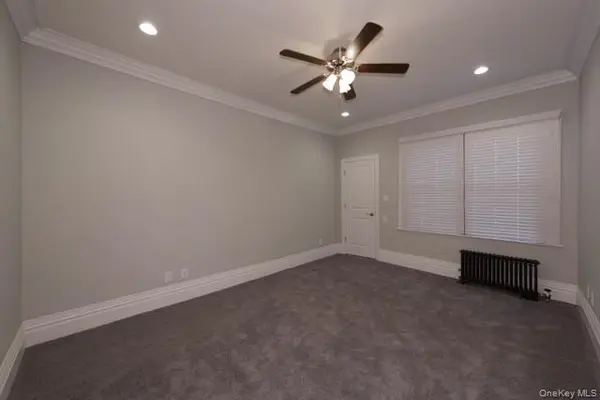 25 Trinity PL #5B, Hewlett, NY 11557