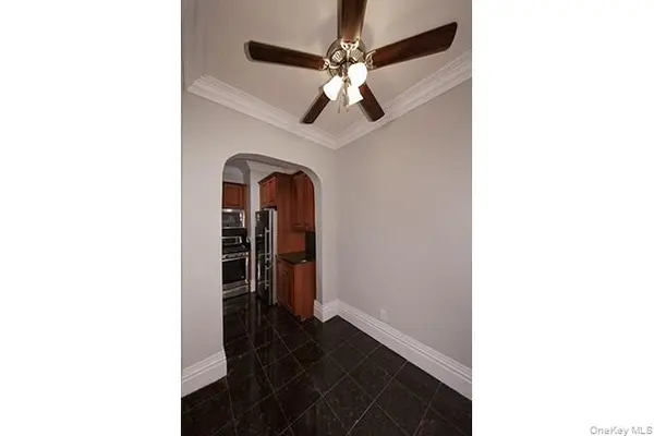 25 Trinity PL #5B, Hewlett, NY 11557
