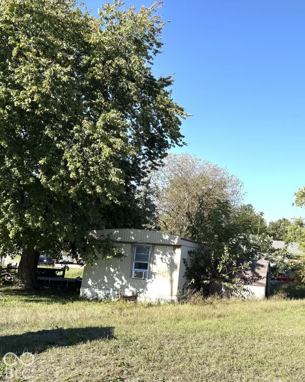 108 N 3rd ST, New Market, IN 47965