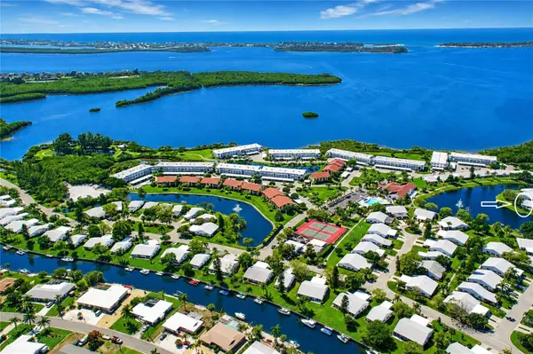 4605 LEXINGTON CIR, Bradenton, FL 34210