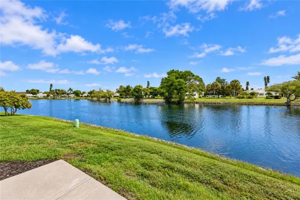 4605 LEXINGTON CIR, Bradenton, FL 34210