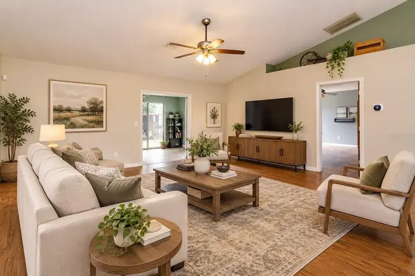 3905 WHISPERING PINE CT, Mascotte, FL 34753