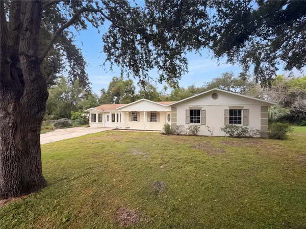 2303 S SWAN CT NE, Winter Haven, FL 33881