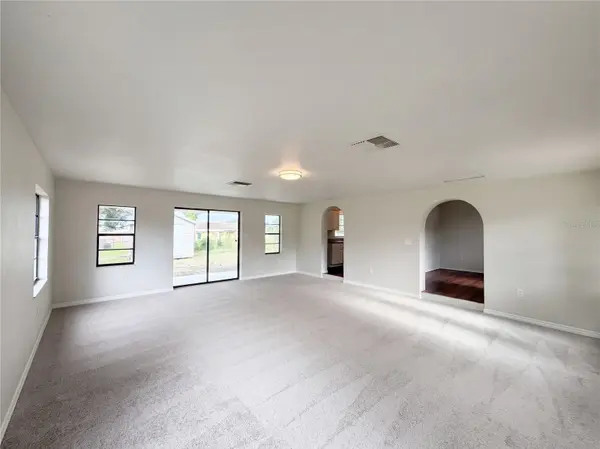 2303 S SWAN CT NE, Winter Haven, FL 33881
