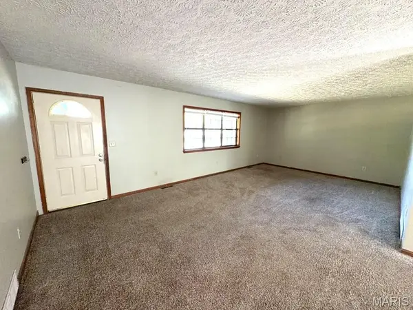 14040 Howard LN, Dixon, MO 65459