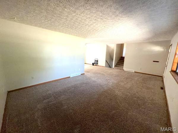 14040 Howard LN, Dixon, MO 65459