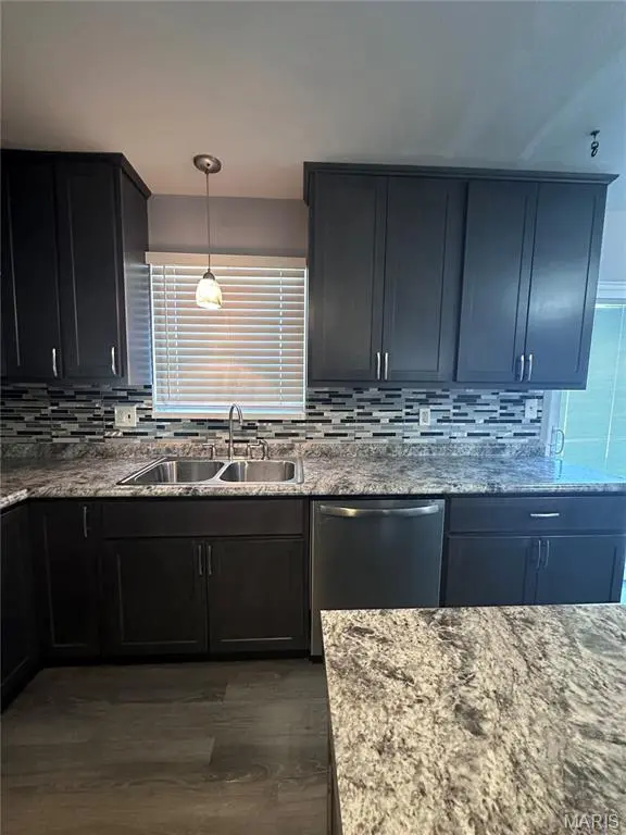 8453 Falmouth DR, Ferguson, MO 63121