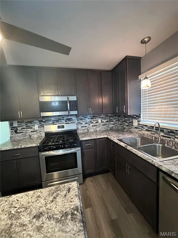 8453 Falmouth DR, Ferguson, MO 63121