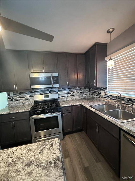 8453 Falmouth DR, Ferguson, MO 63121