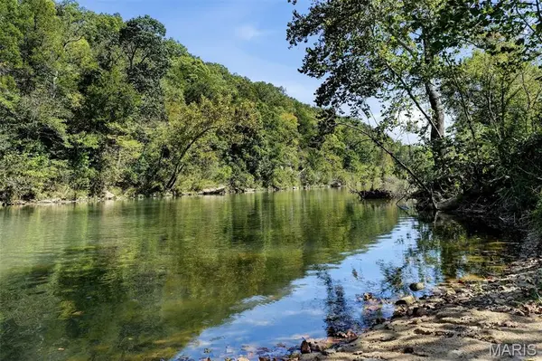 235 Highway Tt, Steelville, MO 65565