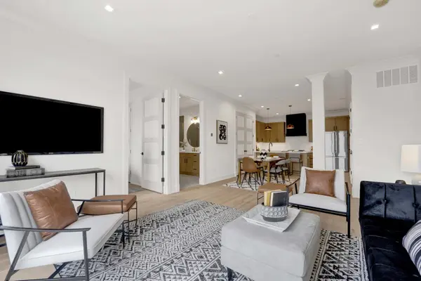 5630 N Broadway ST #4E, Chicago, IL 60660