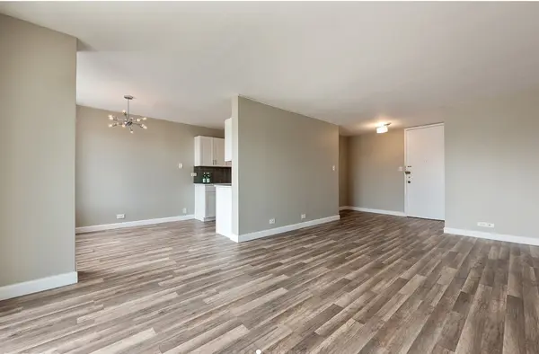 7061 N Kedzie AVE #305, Chicago, IL 60645