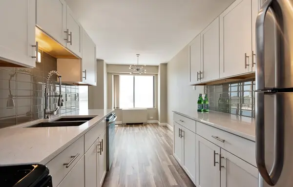7061 N Kedzie AVE #305, Chicago, IL 60645