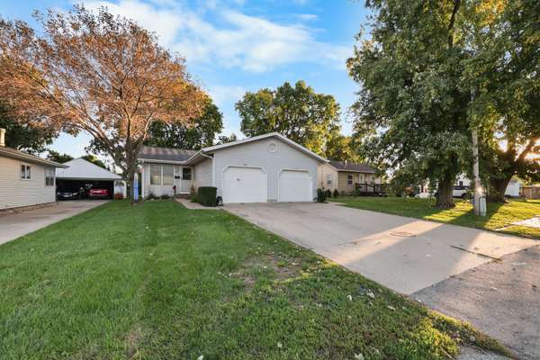 405 Gentleman ST, Ottawa, IL 61350