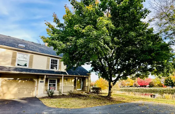 1344 Queensgreen CIR, Naperville, IL 60563