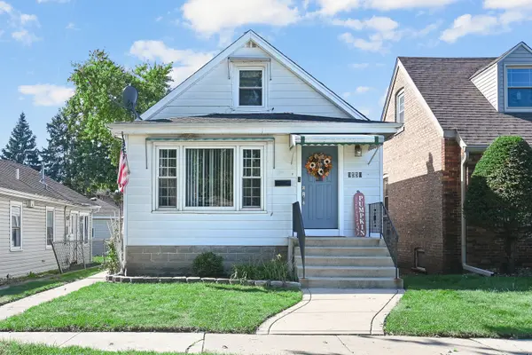 9550 S California AVE, Evergreen Park, IL 60805