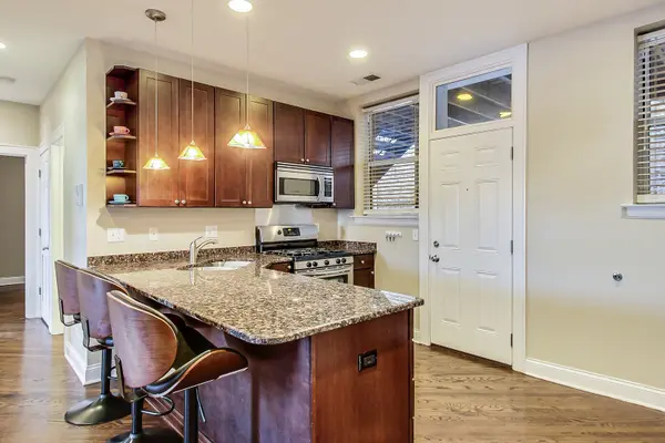3727 N Keeler AVE #1M, Chicago, IL 60641