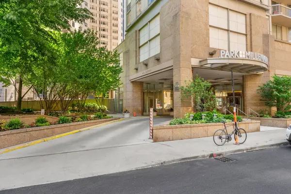222 N Columbus DR #2207, Chicago, IL 60601